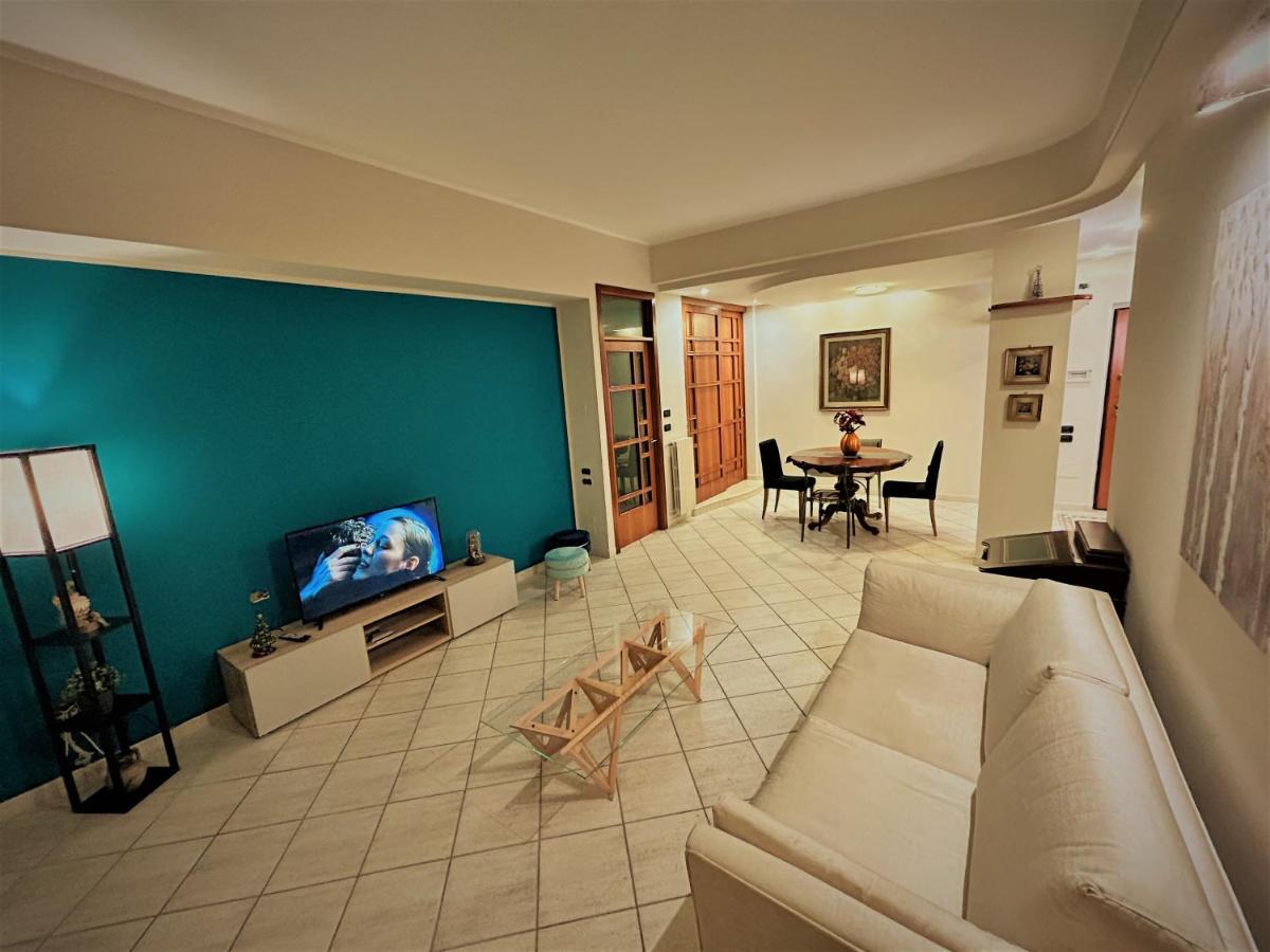 Acquamarina Holiday House Salerno Exteriör bild