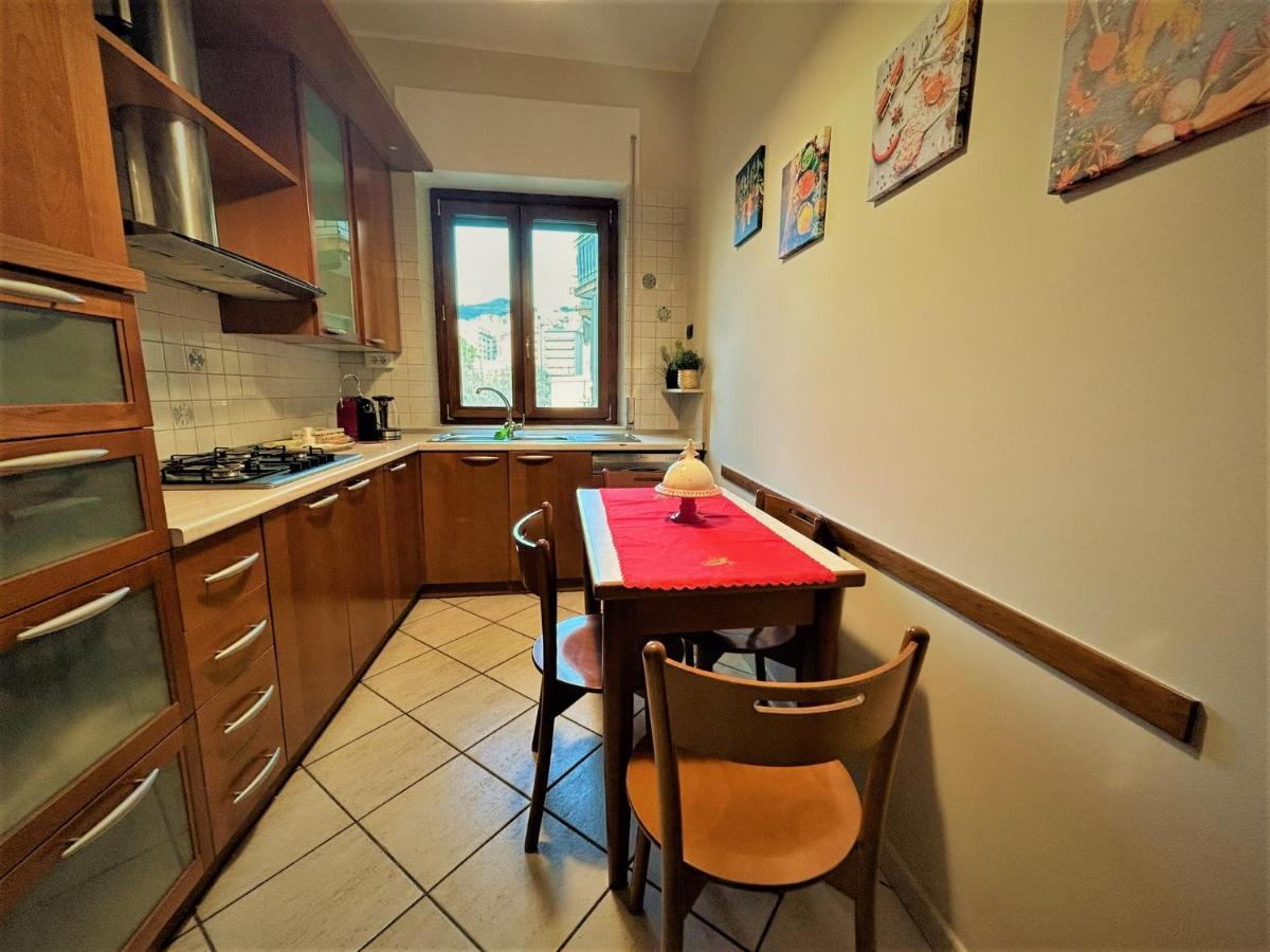 Acquamarina Holiday House Salerno Exteriör bild